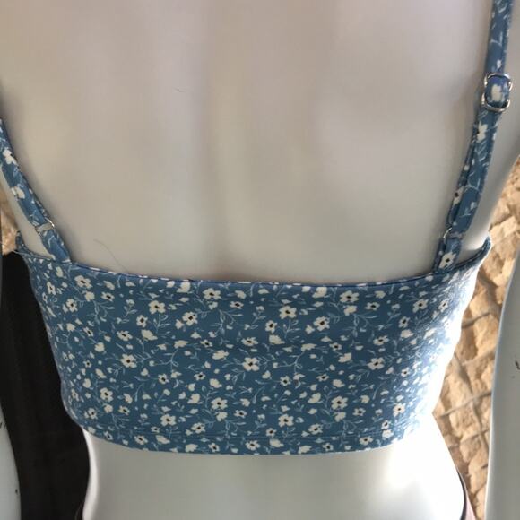 Forever 21 Daisy Floral Print Blue White Crop Top Women’s Size Medium - Picture 4 of 7